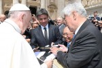 اهدای کمربند مشکی افتخاری تکواندو به پاپ فرانسیس